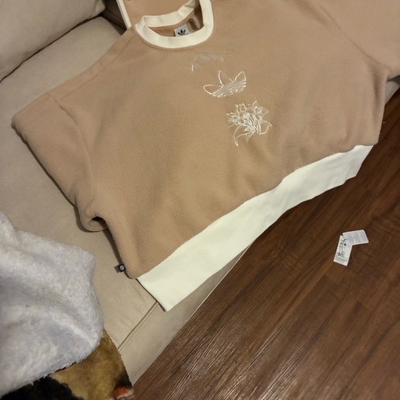 Adidas Beige and White Fleece Top/ Pants With that Oversized Aesthetic. - Picture 5 of 9